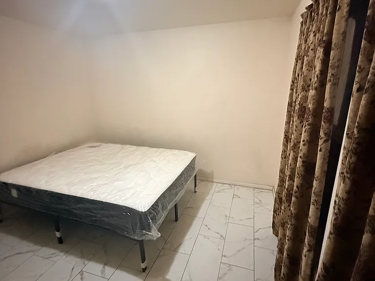 23903 Wilmington Ave — Photo 6