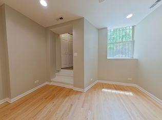 900 W Gunnison St #GFE, Chicago, IL 60640