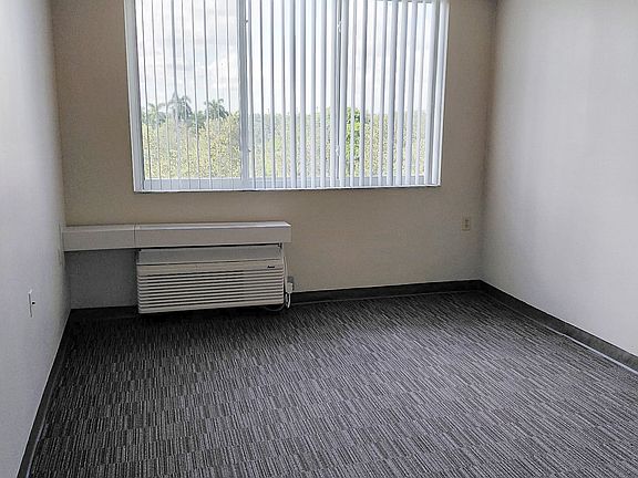 3rd image of 3081 Taft St #19841402
