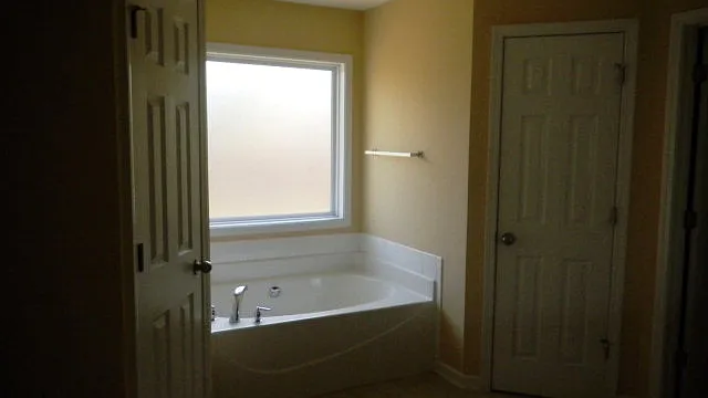 8028 Garrett Pines Dr — Photo 11