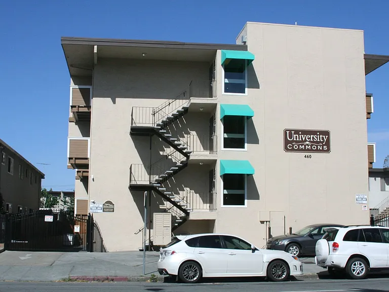 460 S. 4th — Photo 1