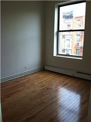 Rented by R New York | media 16