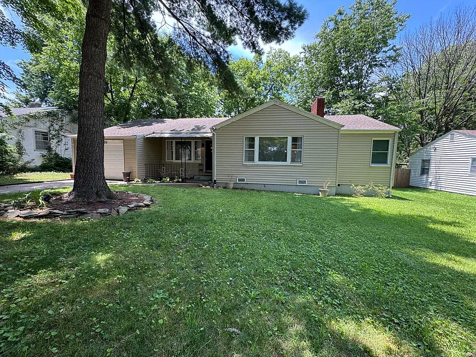 1355 S Kentwood Ave