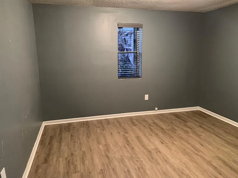 375 Shelley Dr #B — Photo 11