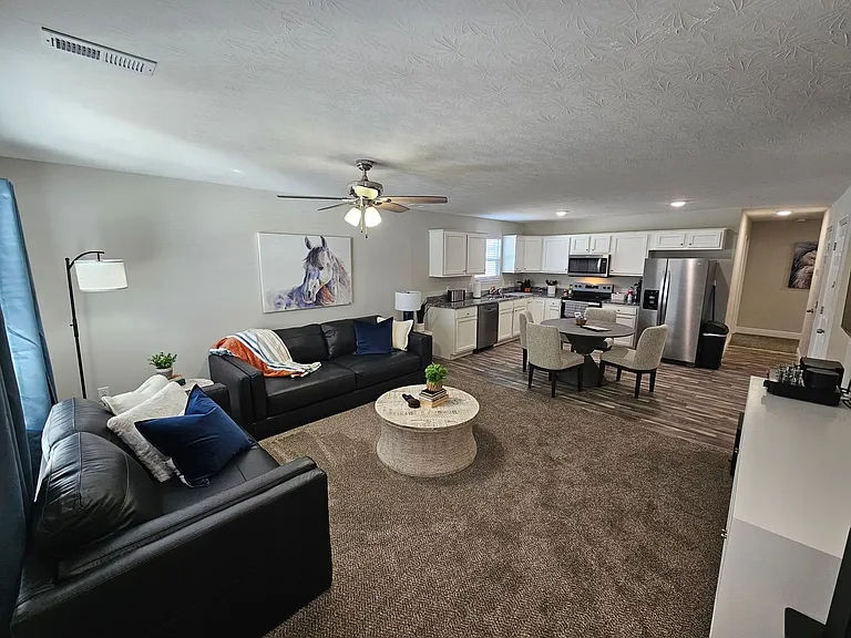 2224 Morris Ave — Photo 3