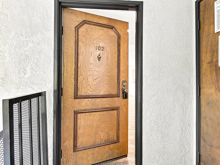 4247 Matilija Ave #102 — Photo 7