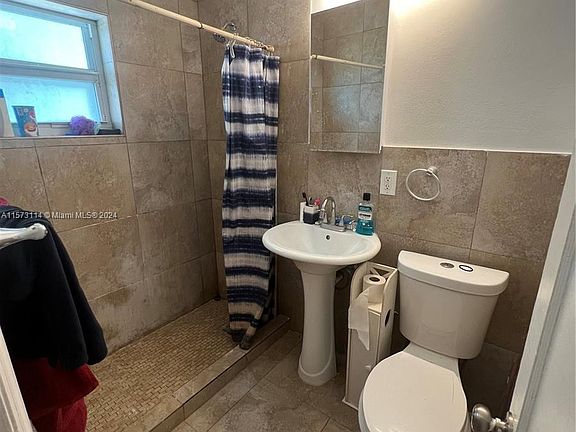 4th image of 15330 Leisure Dr