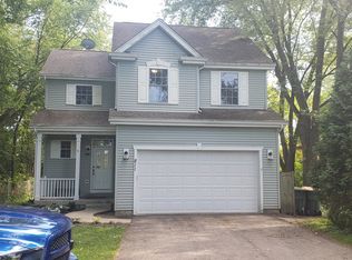 811 Main Street Rd, Cary, IL 60013