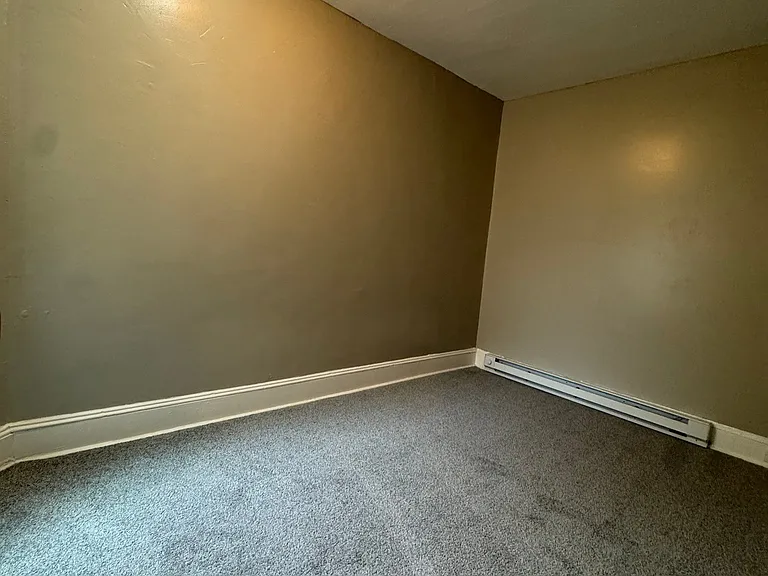 8XX S Alden St — Photo 5