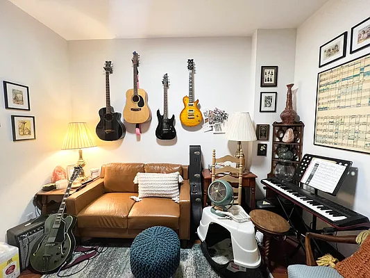 Rented by Bond New York | media 26