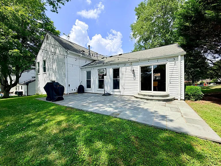 12904 Missionwood Way — Photo 24