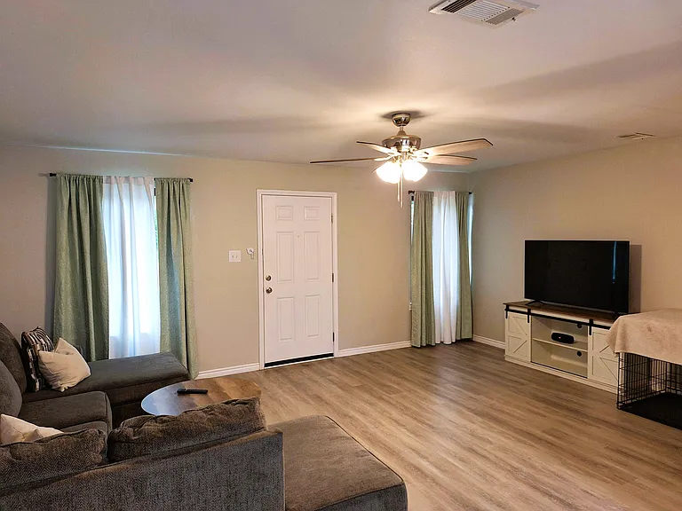 316 N Heights Dr — Photo 9