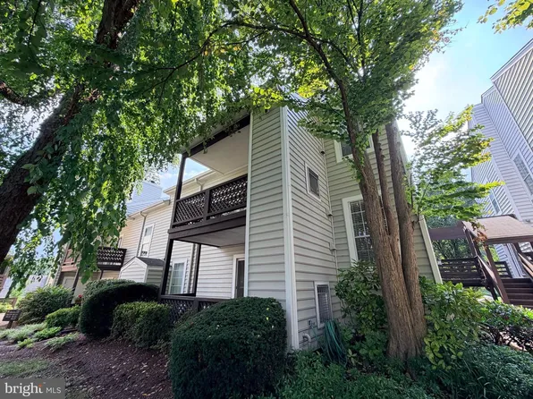 10131 Oakton Terrace Rd, Oakton, VA 22124