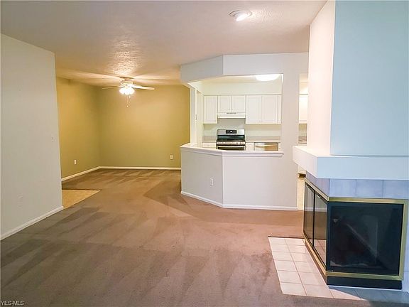 4th image of 23392 Grist Mill Ct #14-1