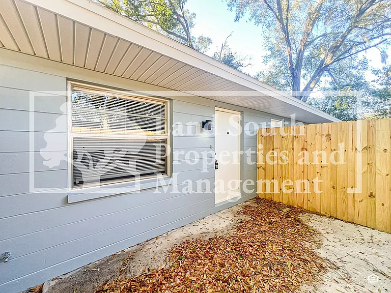 817 W Carole St #14 — Photo 2