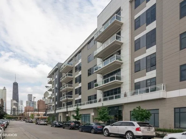 367 W Locust St Unit 503, Chicago, IL 60610