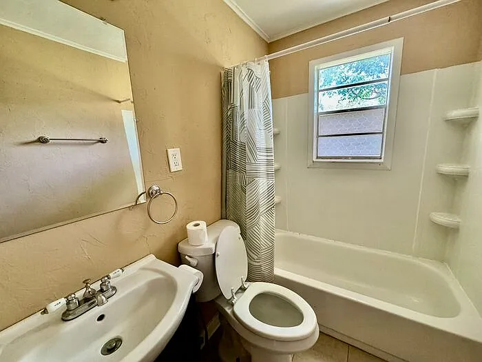 3508 Spruce Ave SW — Photo 12