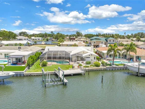 2067 Massachusetts Ave NE, Saint Petersburg, FL 33703