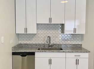 7006 N Sheridan Rd #209, Chicago, IL 60626