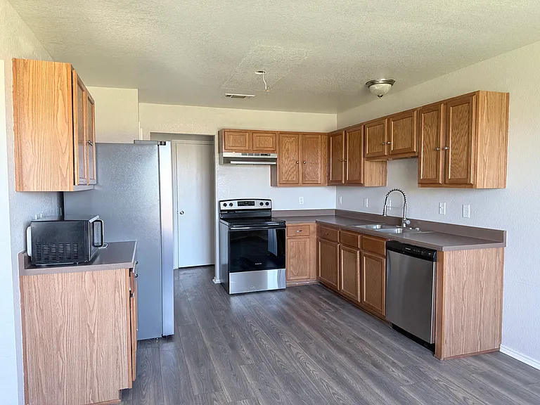 5108 Bridle Dr — Photo 8