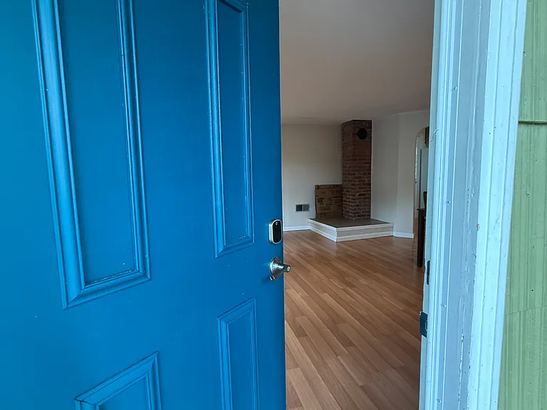 1131 NW 23rd St — Photo 4