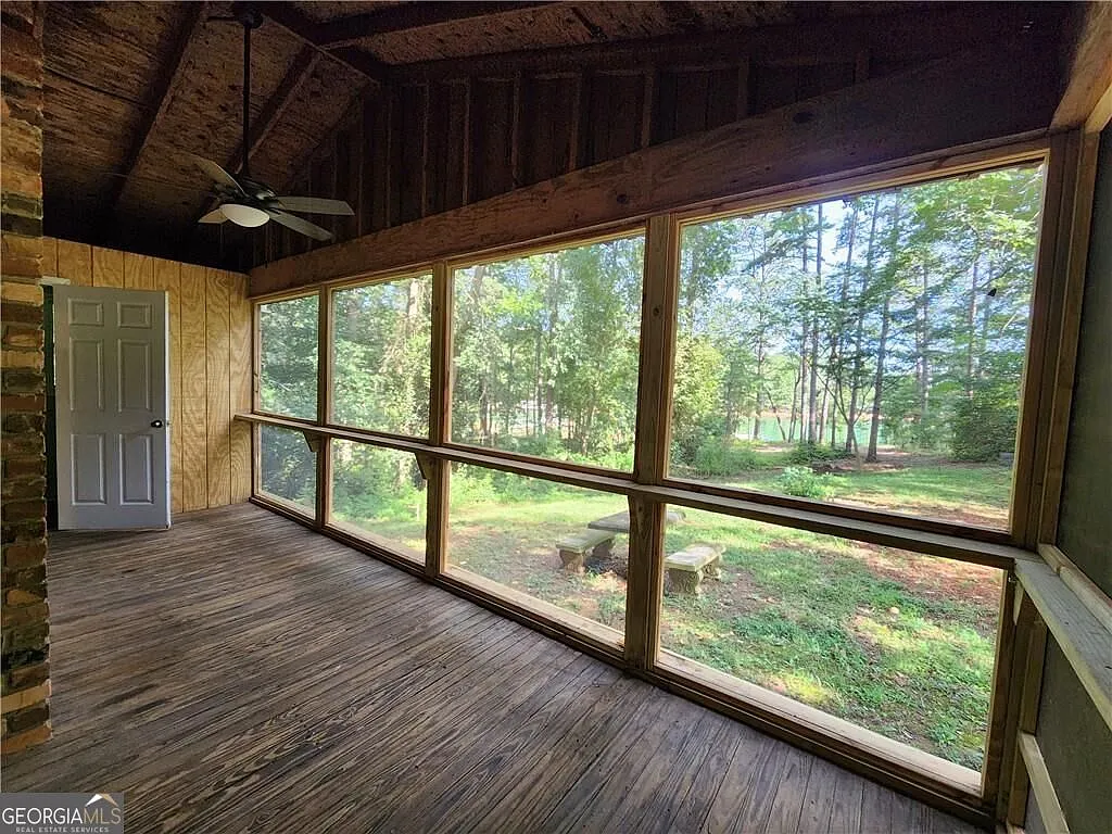 2 bed, 1.0 bath, $1,650 — Photo 4