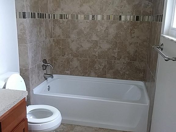 4th image of 6833 William Dr