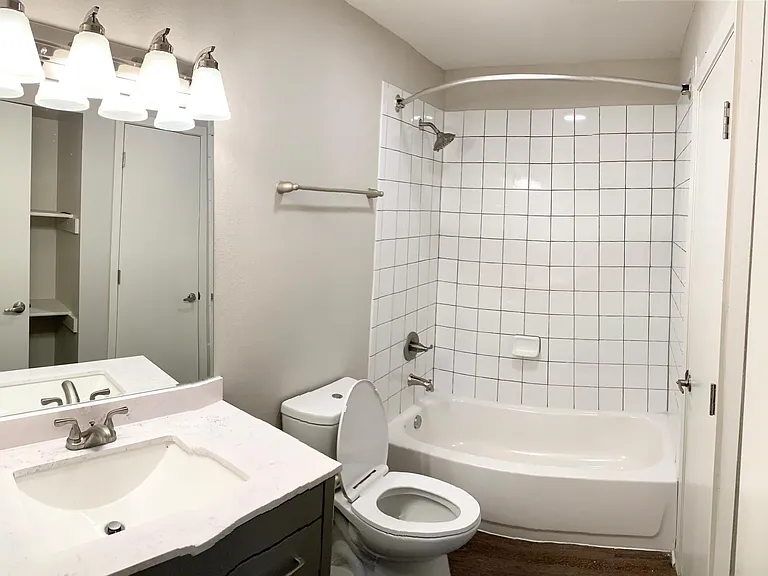 2413 Mission Hill Dr #C — Photo 13