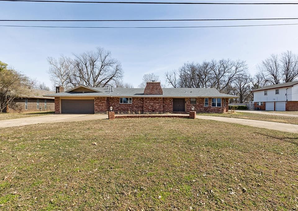 1st image of 1444 Howard Dr