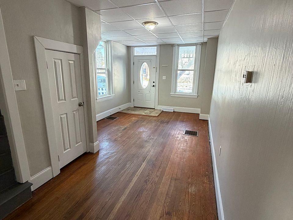1st image of 211-213 W Main St