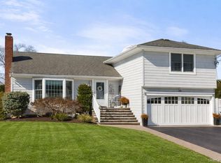 40 Wagstaff Lane, West Islip, NY