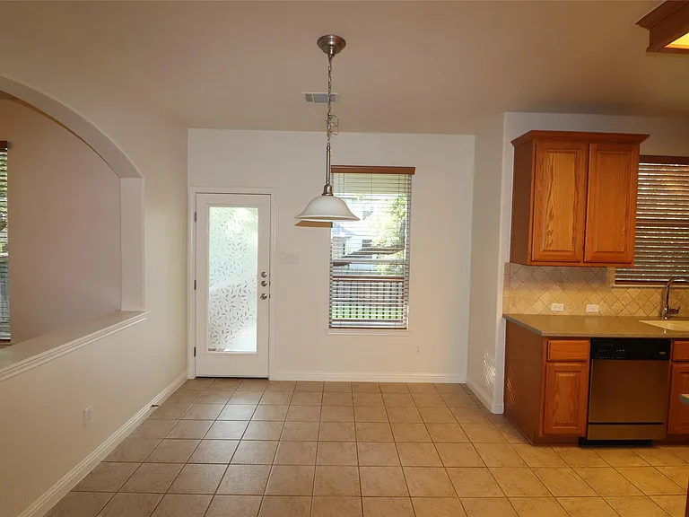 806 Zappa Dr — Photo 16