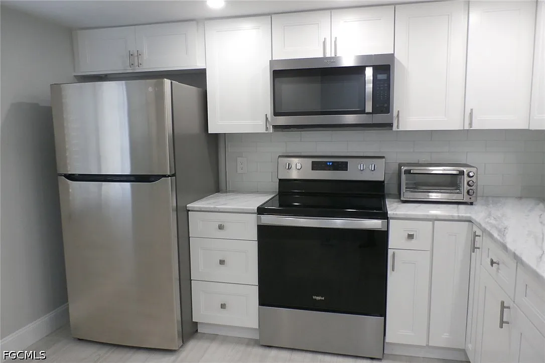 2 bed, 2.0 bath, 1050 sqft, $4,200 — Photo 4