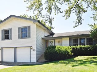 1055 Lancaster Ct, Hoffman Estates, IL 60169