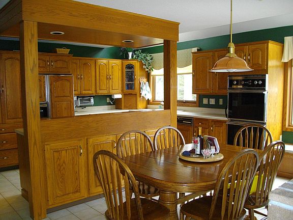 Eat in Kitchen 
