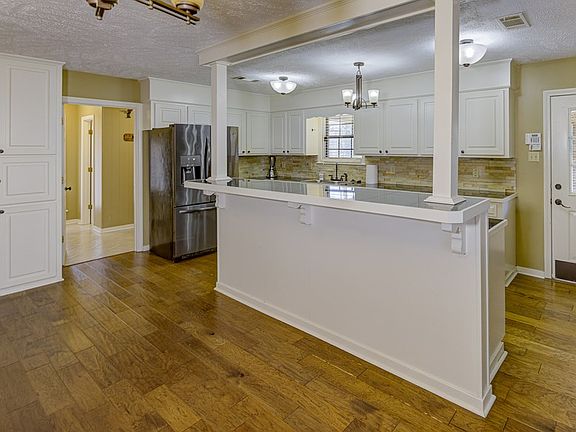 4th image of 2530 Porters Chapel Rd