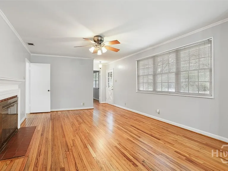 317 Oxford Dr — Photo 6