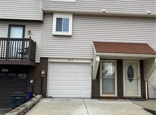 305 Holland Ct, Coraopolis, PA