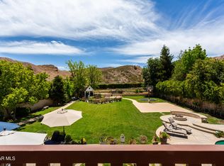 68 E Twisted Oak Dr, Simi Valley, CA 93065