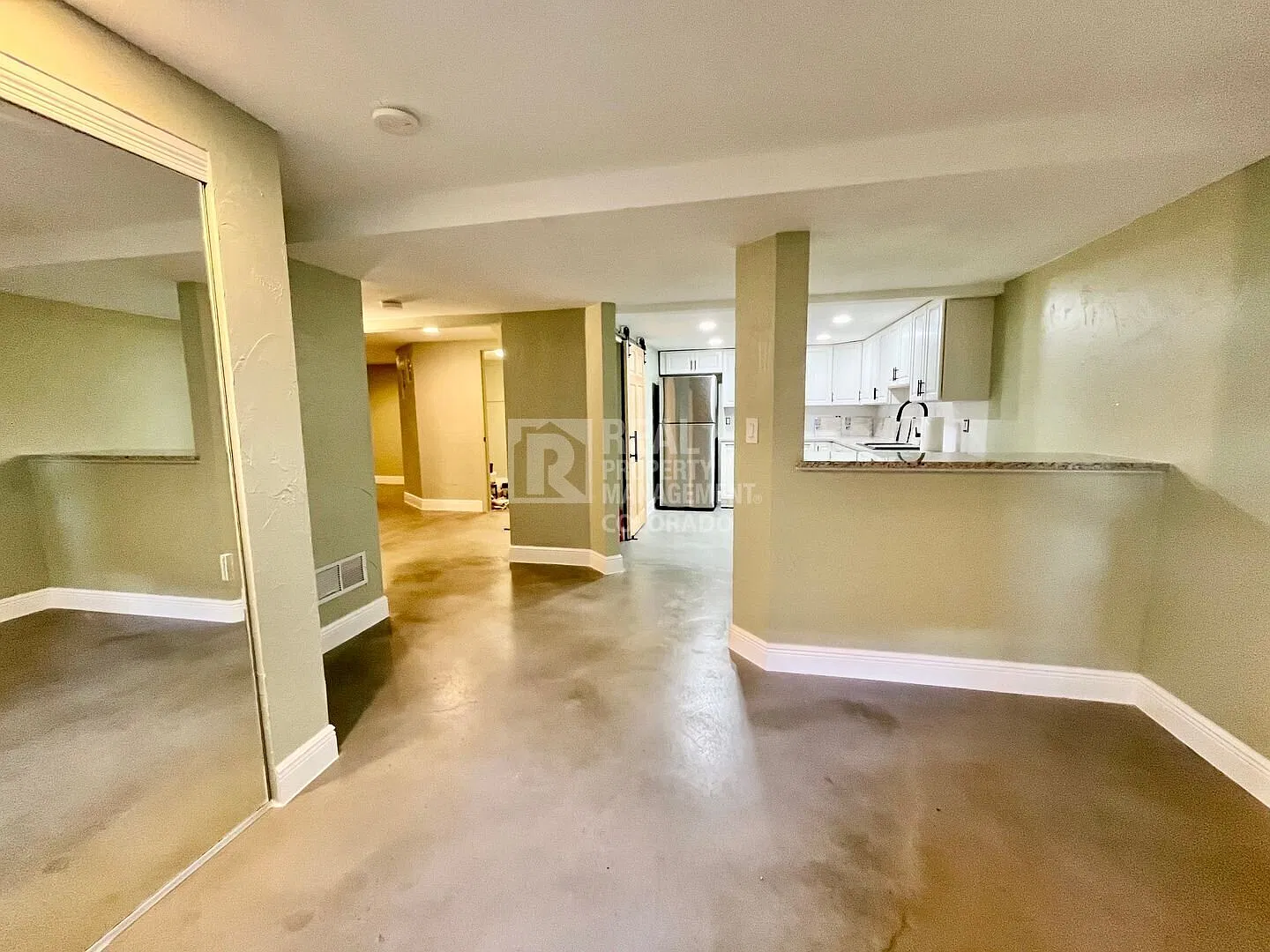 Renovated 1-Bedroom Basement Apartment with All Utilities Included — Photo 3