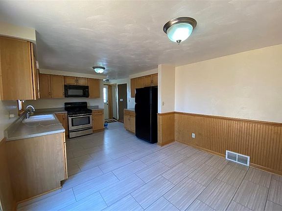 4th image of 2032 W 25th St