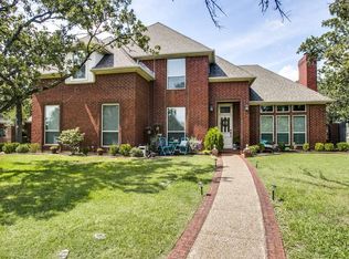 1011 Oak Ridge Ct, Kennedale, TX 76060