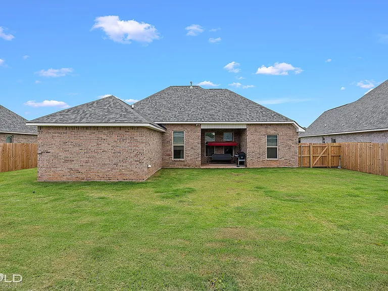 120 Saint Edmunds Way — Photo 28