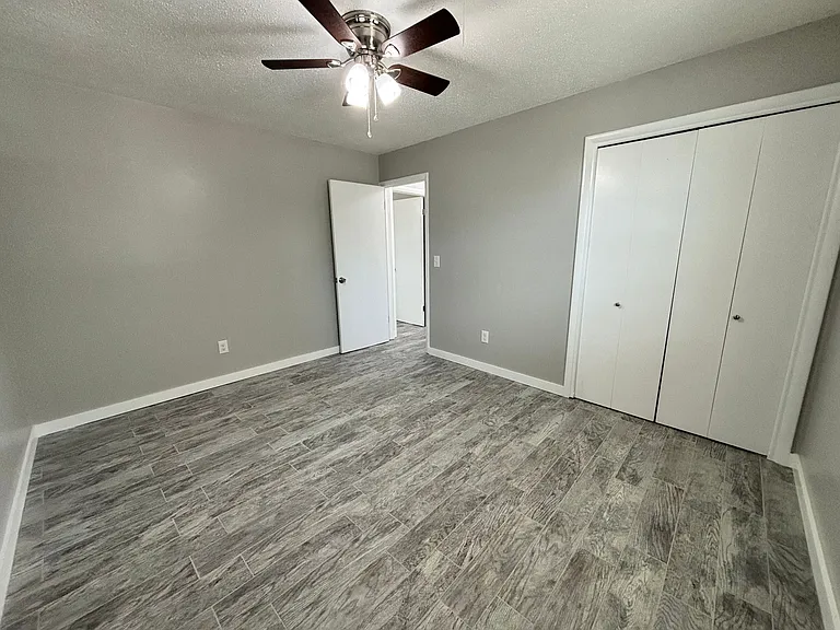 University Apartments - 301 N University Dr, Edmond, OK 73034 — Photo 11