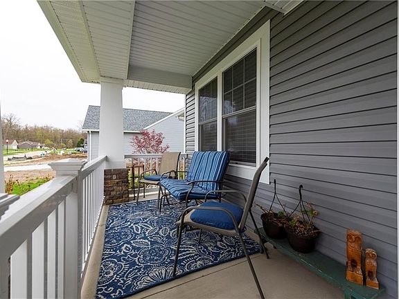 4th image of 346 Reserve Ave