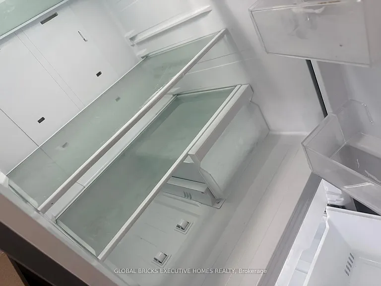 42 Ambereen Pl E — Photo 39
