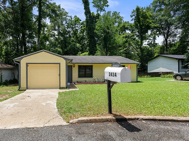 2434 Jolene Ln — Photo 1
