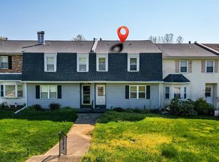 6 E Green Valley Cir, Newark, DE 19711