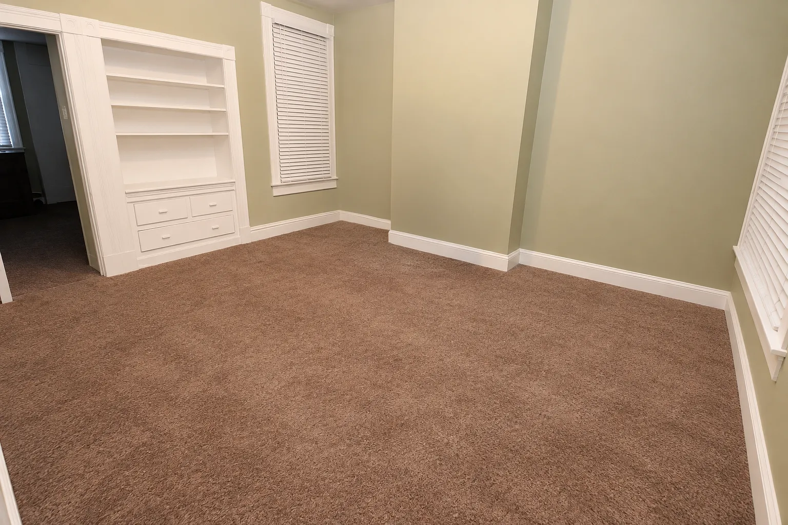 4 bed, 1400 sqft, $2,625 — Photo 2