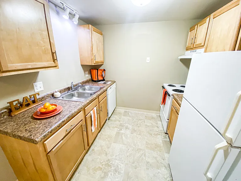 16 Capitol View Ter #4 — Photo 1